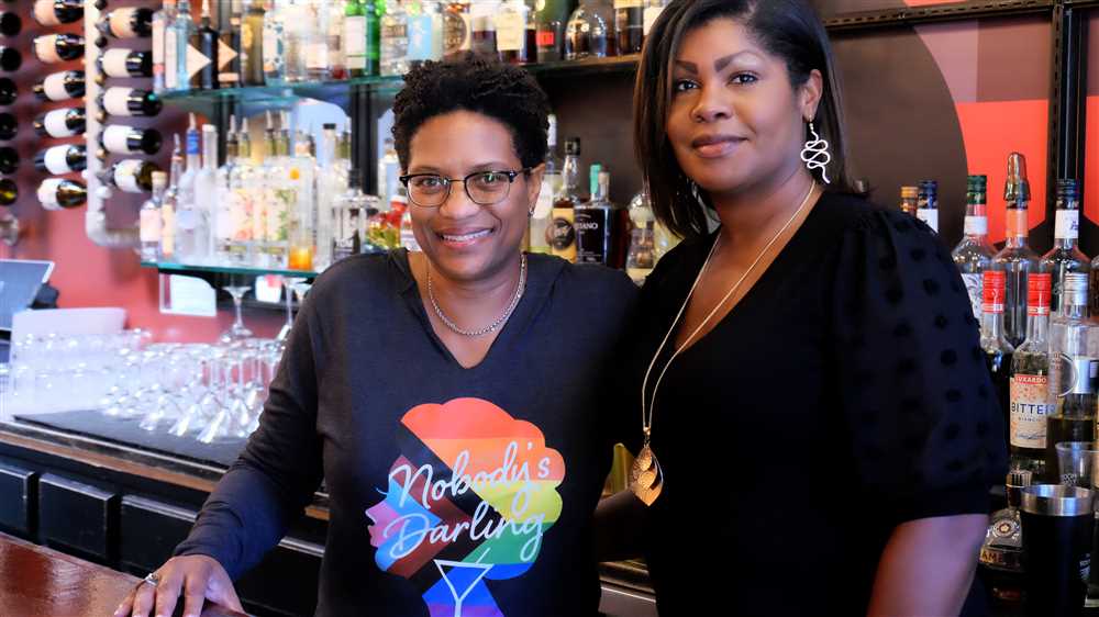 Exploring Chicago's Vibrant Lesbian Bars